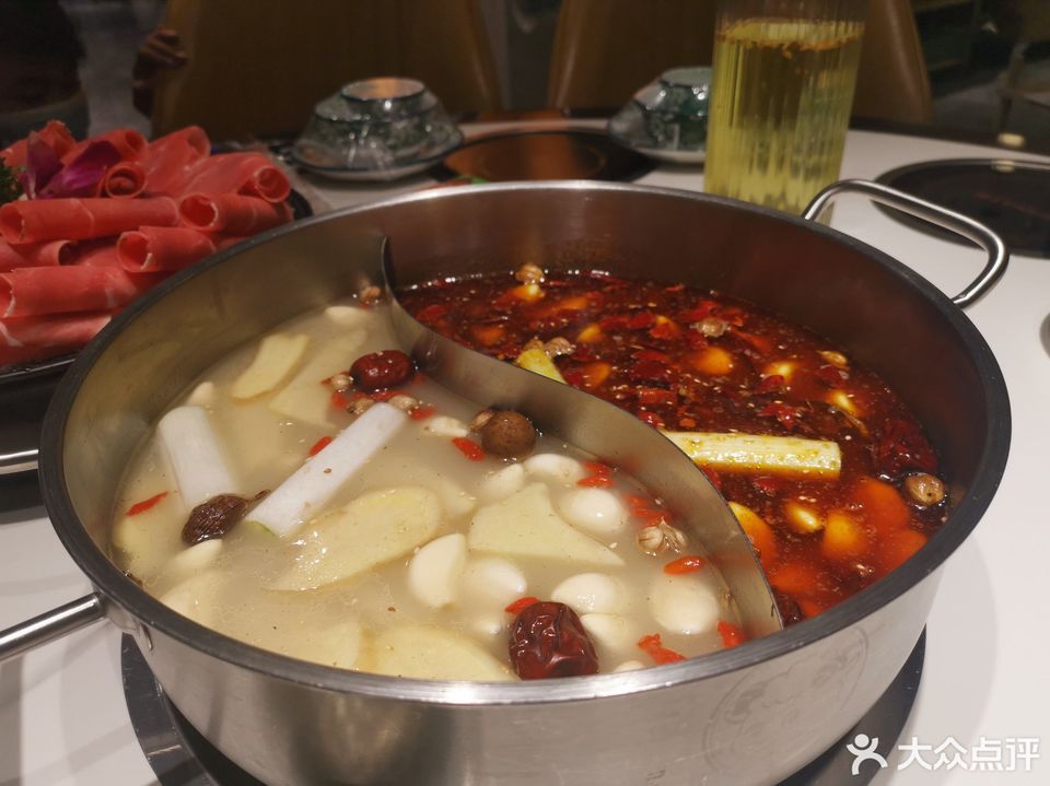 介绍:地址(在哪里):小肥羊(定边锦苑店)位于榆林市定边县明珠西路锦苑