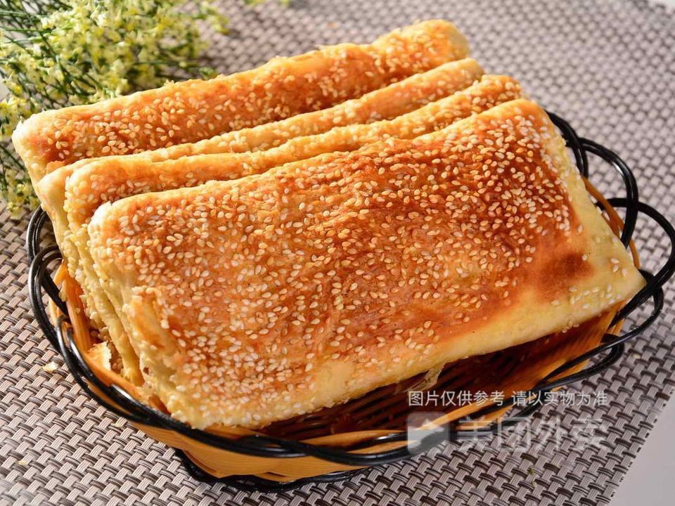 奥尔良鸡肉饼推荐菜:介绍:地址(在哪里):曹状元烧饼(月城店)位于邢台