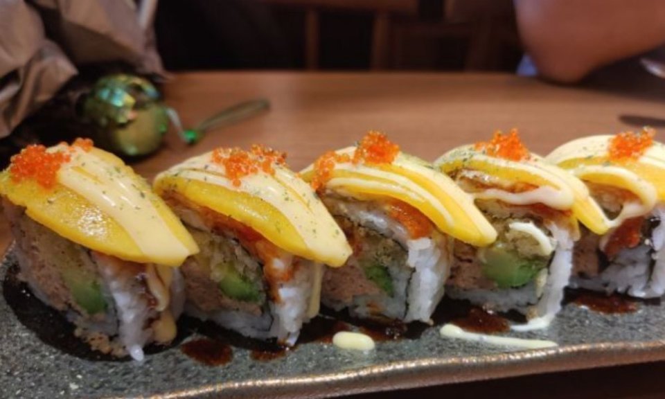 鳗鱼芒果加州卷图片