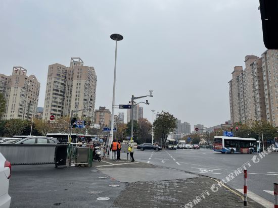 在哪,在哪里,在哪儿):上海市长宁区安龙路835号东方丽人医疗美容电话