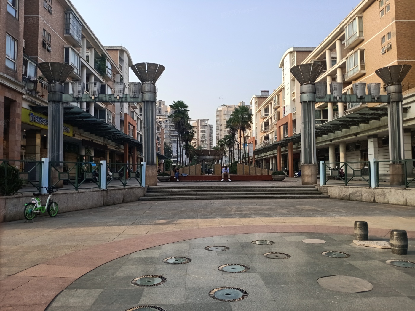 地址(在哪里):天阳棕榈湾一期位于杭州市余杭区棕榈路天阳棕榈湾一期