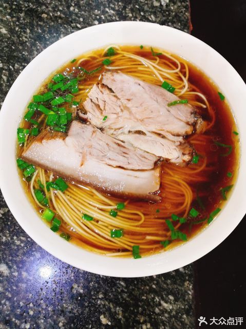 鸡汁大排推荐菜:介绍:地址(在哪里):东吴面馆(汇金店)位于苏州市虎丘