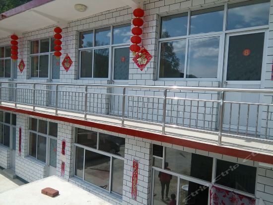 涞源白石山山水农家院图片