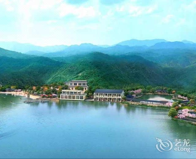 柏丽卧龙山庄度假村