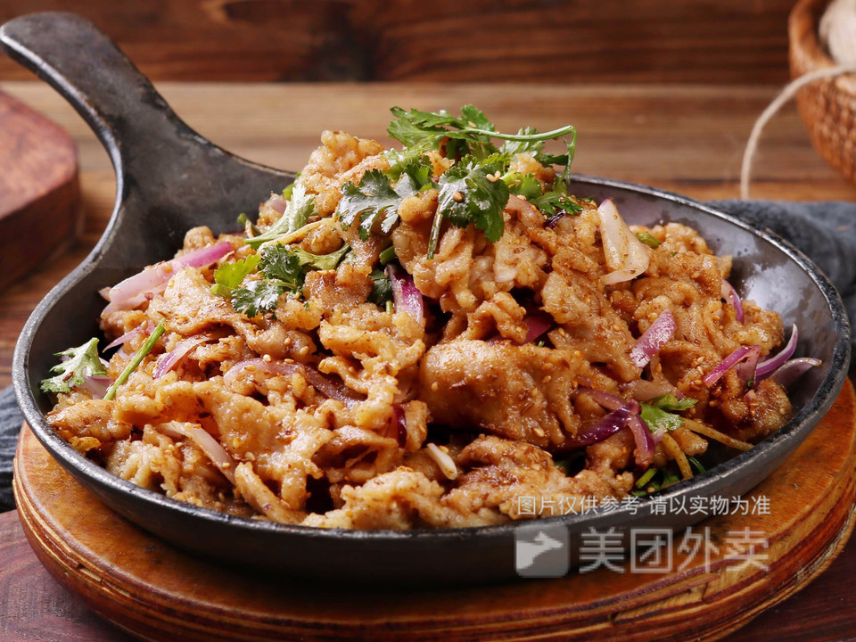 牛肉烩面大炖藕合推荐菜:地址(在哪里):鲁阳菜馆位于聊城市阳谷县侨润