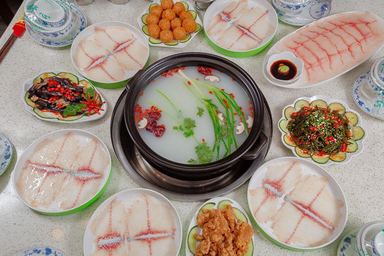 重庆碟庄火锅,鑫御隆斑鱼庄(德阳店),球溪河第二鲢鱼庄,河鲜小鱼庄