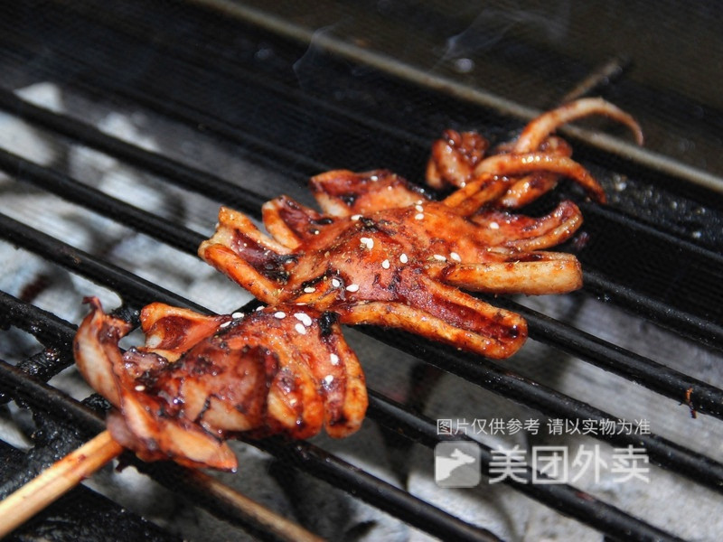 韩式烤鸟蛋铁板鱿鱼须推荐菜:地址(在哪里):越战老兵铁板鱿鱼位于娄底