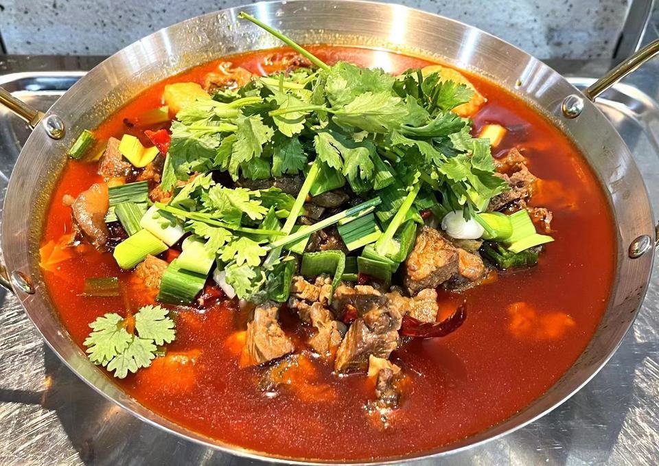 什锦牛肉锅仔图片