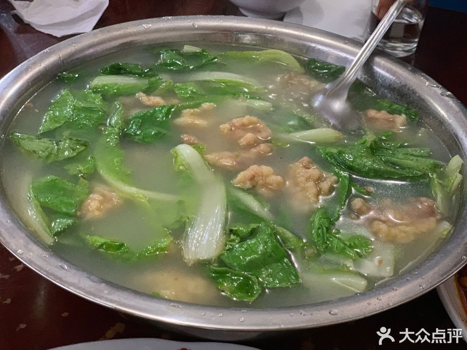 酥肉蔬菜汤图片