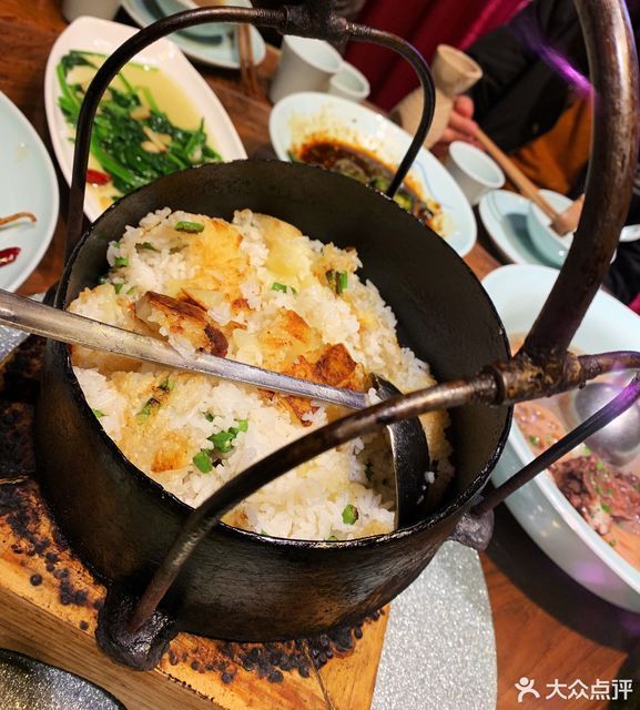特色吊锅饭图片