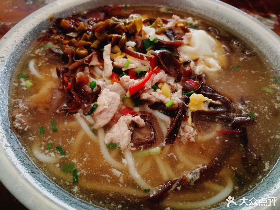 推荐菜:介绍:地址(在哪里):新市米粉(城北路店)位于衡阳市耒阳市城北
