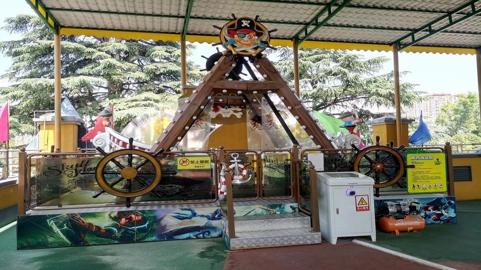 在哪里,在哪儿):昆明市五华区圆通山动物园售票中心对面电话:鹦鹉乐园