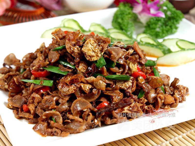 辣椒炒鸡杂饭图片