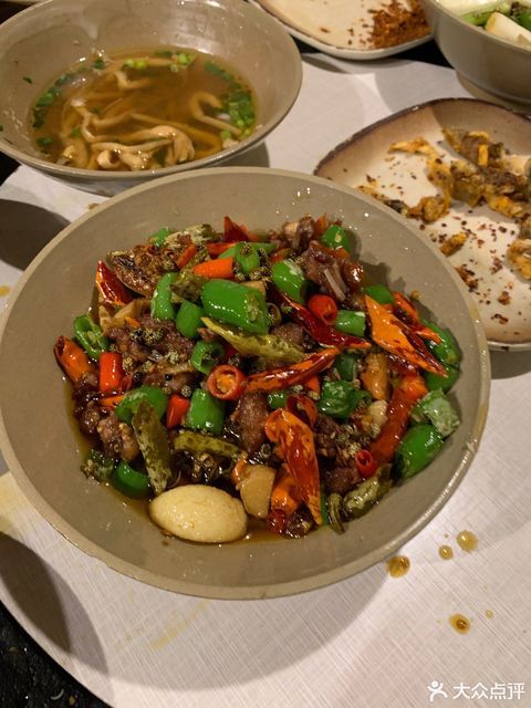 推荐菜:介绍:地址(在哪里):石鱼记斛位于广安市广安区乐活城漫街7号