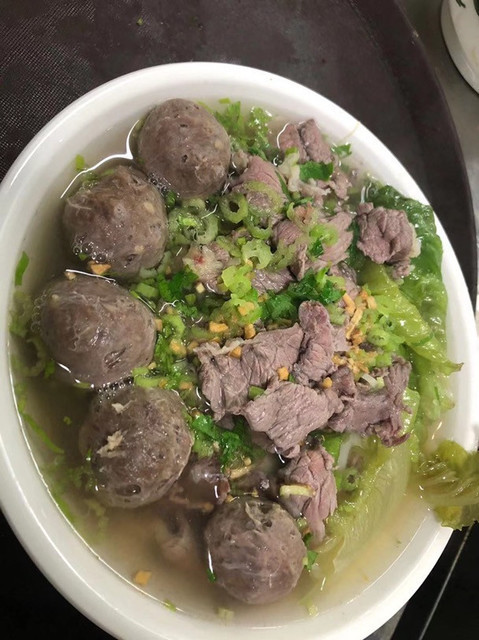 鲜牛肉牛筋丸汤粉图片