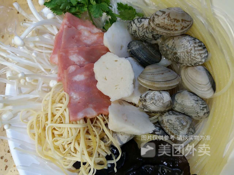 锡纸花甲粉阳光美食城