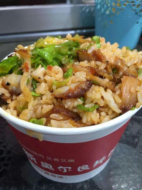 新奥尔良烤肉桶饭图片