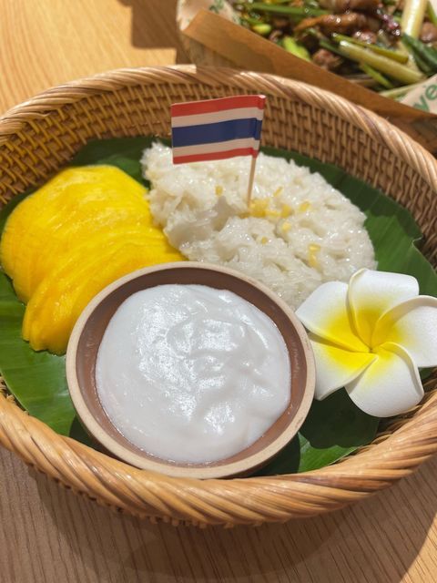 芒果糯米饭图片