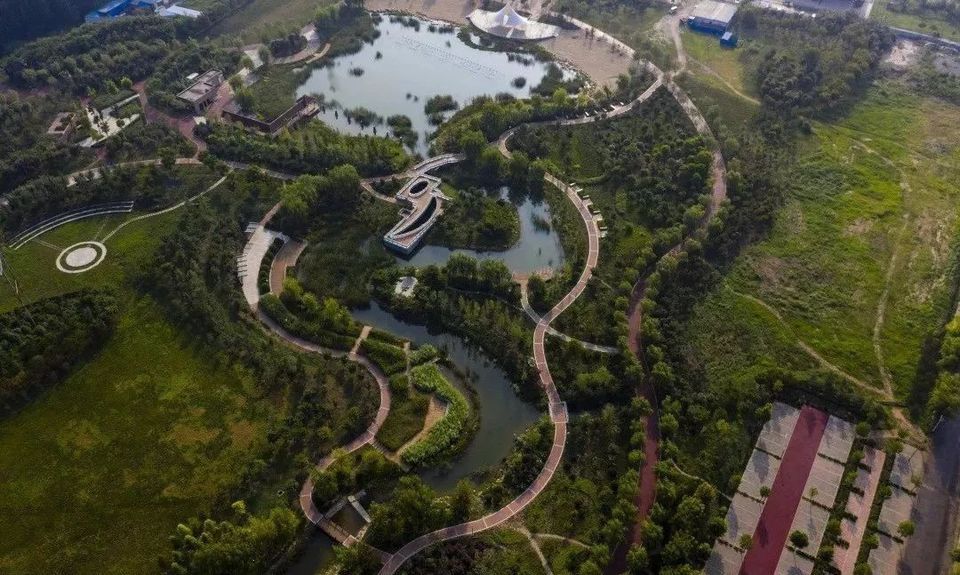 温泉如意湖公园图片