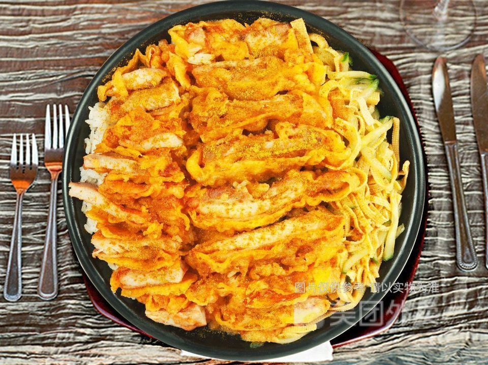 蜜汁脆皮鸡蜜汁烤肉饭推荐菜:地址(在哪里):张秀梅烤肉拌饭脆皮鸡饭