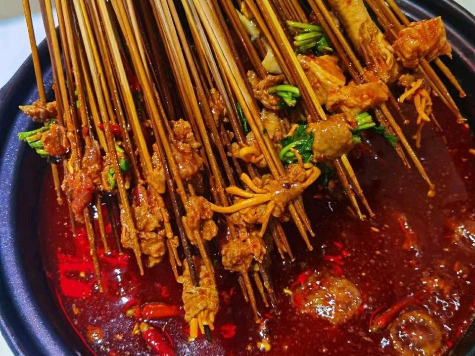 重庆签味王串串香火锅(大英店)图片