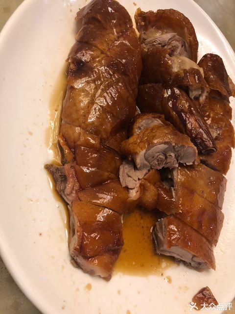 香辣拌牛展推荐菜:介绍:地址(在哪里):华府盛宴大酒楼位于梧州市长洲