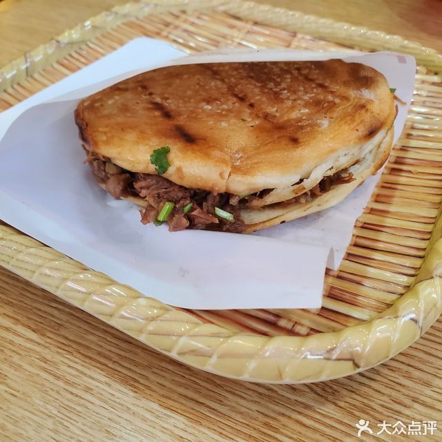 羊肉湯推薦菜:介紹:地址(在哪裡):濟南府羊湯(高新店)位於濟南市歷下