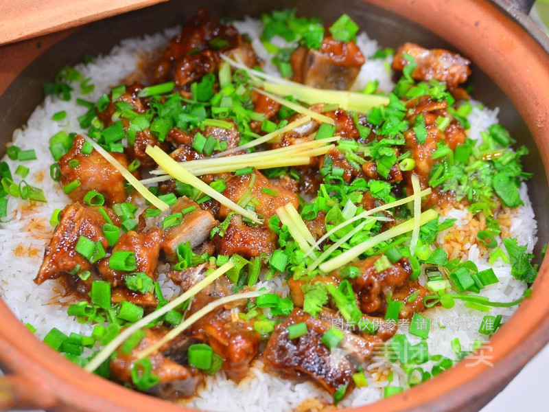 香菇排骨煲仔饭图片