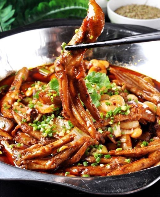 干锅无骨鸭掌图片