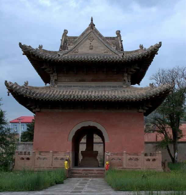 乐都区东17公里的柳湾村一带介绍:标签:文物古迹景点遗址休闲娱乐风景