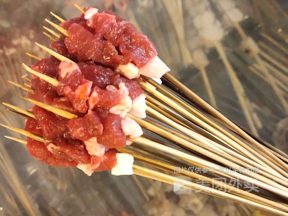 现穿黄牛肉小肉串图片