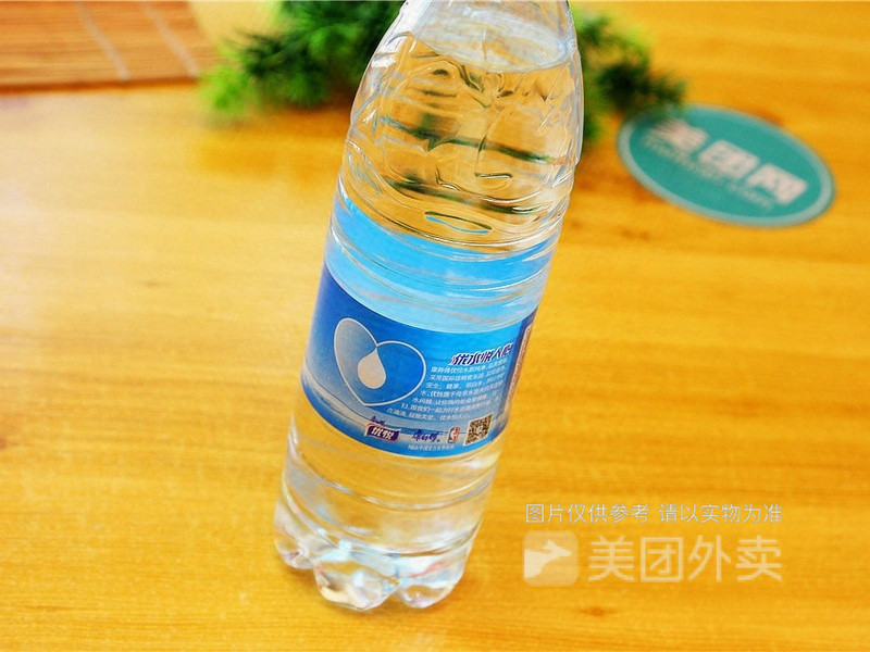 普利斯矿泉水图片