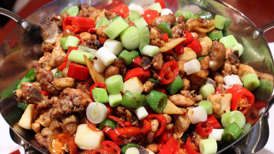 宜城大虾推荐菜:地址(在哪里):老张大虾店位于襄阳市宜城市自忠路150