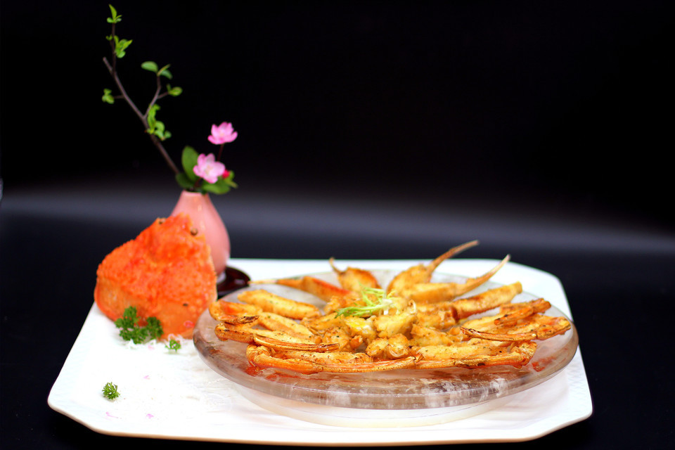 炭烤松叶蟹图片