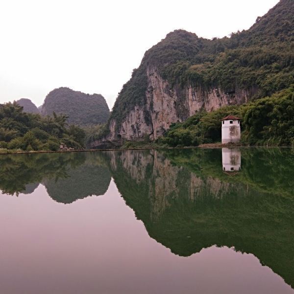 古龙河漂流景区