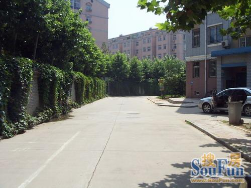 (南段)与贵鸟北路交汇处附近东北中国工商银行(贵阳大营坡分理处)电话