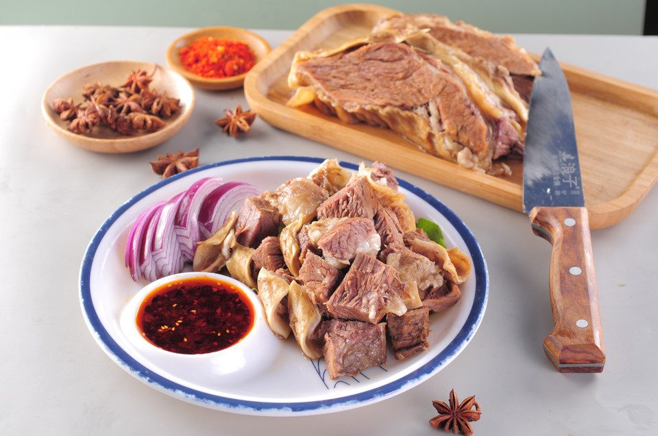 招牌酱牛腩图片