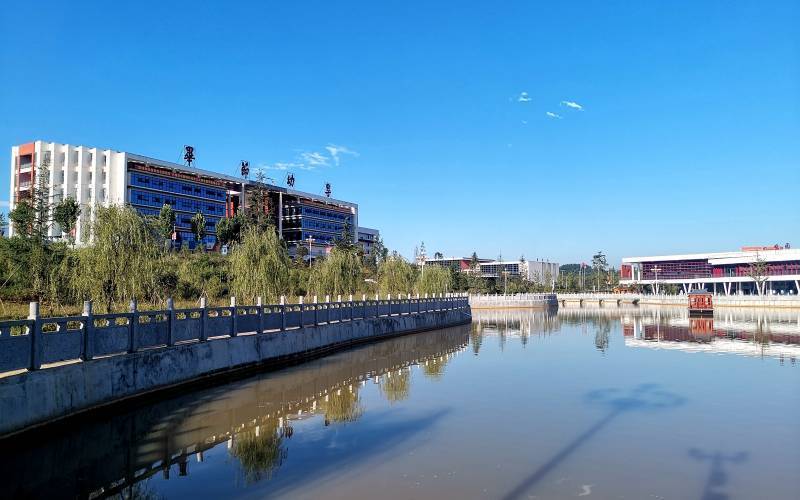 毕节幼儿师范高等学院图片