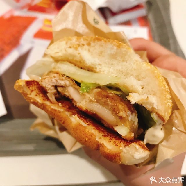 原味板烧鸡腿堡图片