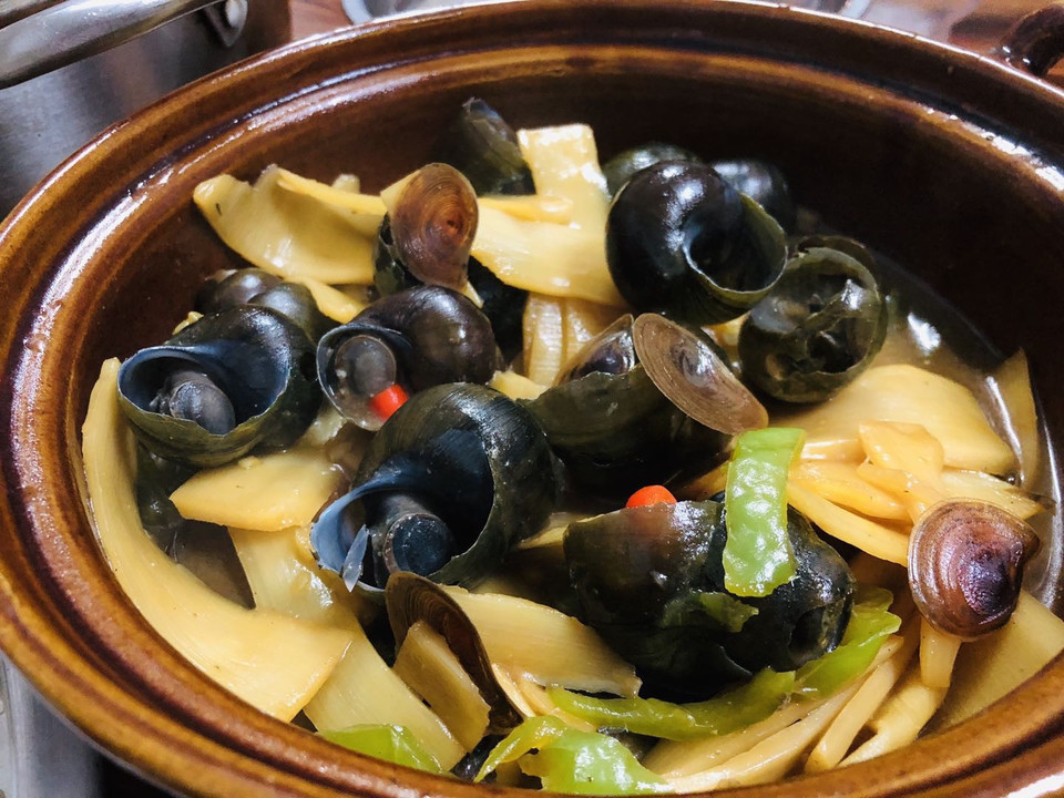 酸笋田螺煲图片