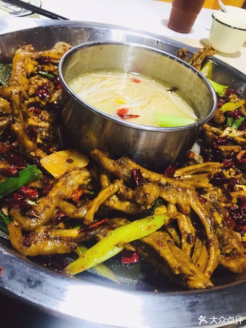 干锅鸭掌火锅图片