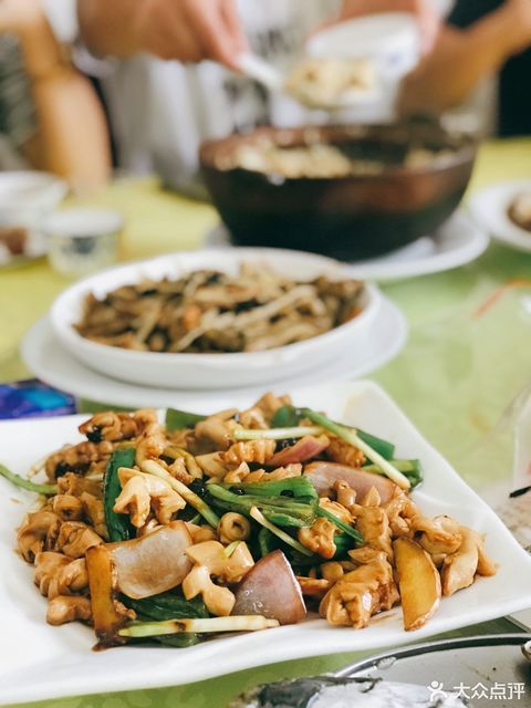 地址(在哪里):丰泽餐厅位于江门市恩平市良龙东路与369省道交叉口北50