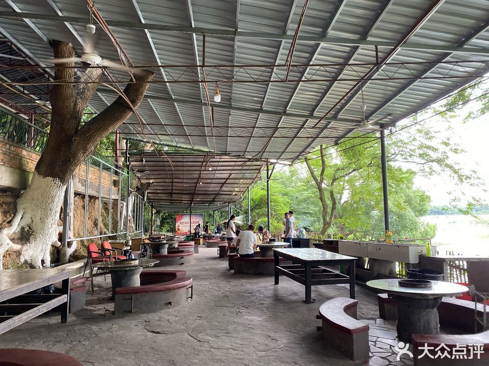 森林公园自由人bbq烧烤乐园图片