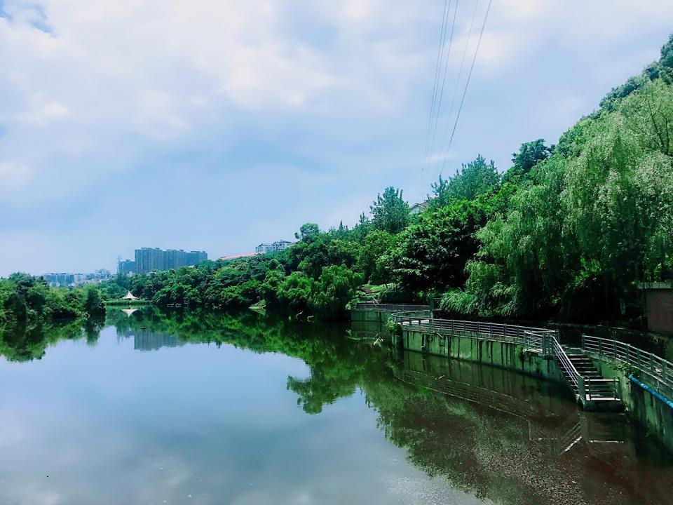 地址(在哪里:宝圣湖公园位于重庆市渝北区宝圣湖街道湖滨东路与宝圣