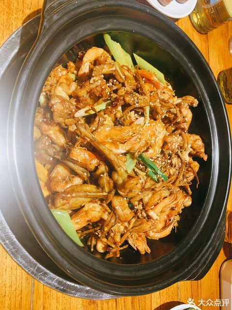 牛蛙大虾煲图片