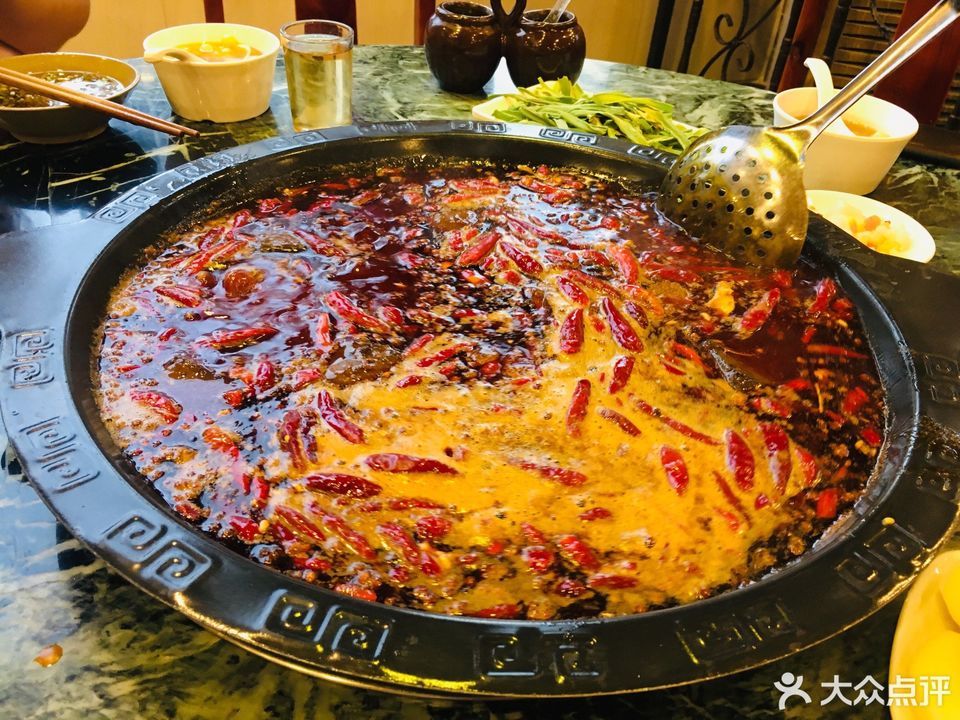 古镇老火锅图片
