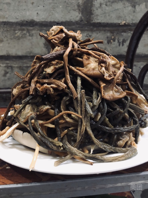 干菜菌类拼盘图片