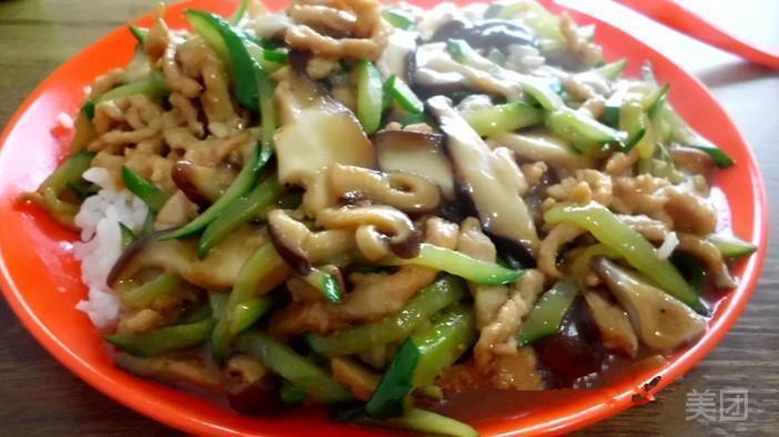 炒河粉青椒肉丝盖浇饭推荐菜:介绍:地址(在哪里):沙县小吃(黄石南石路