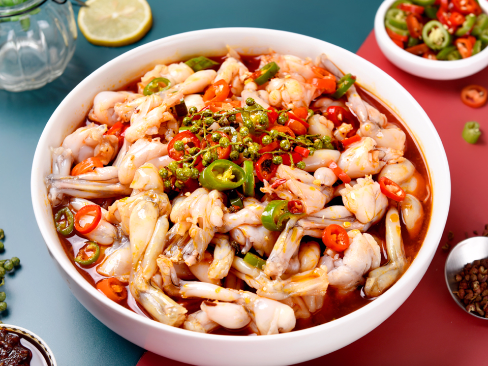 跳水健美牛蛙图片