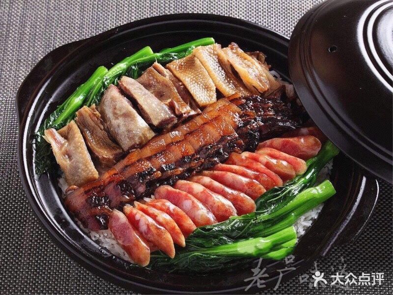 腊味双拼煲仔饭图片
